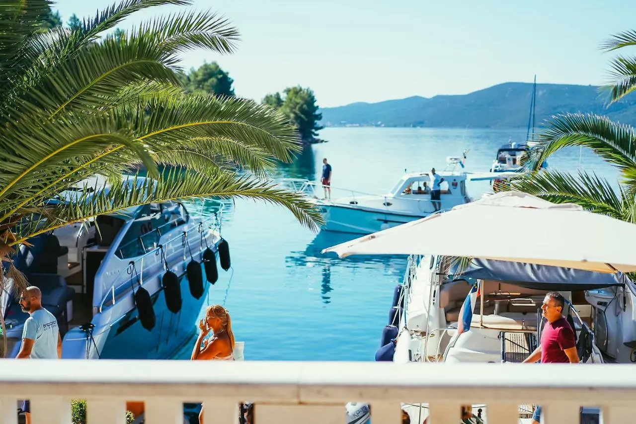 Guest house Villa Rava Hotel & Restaurant