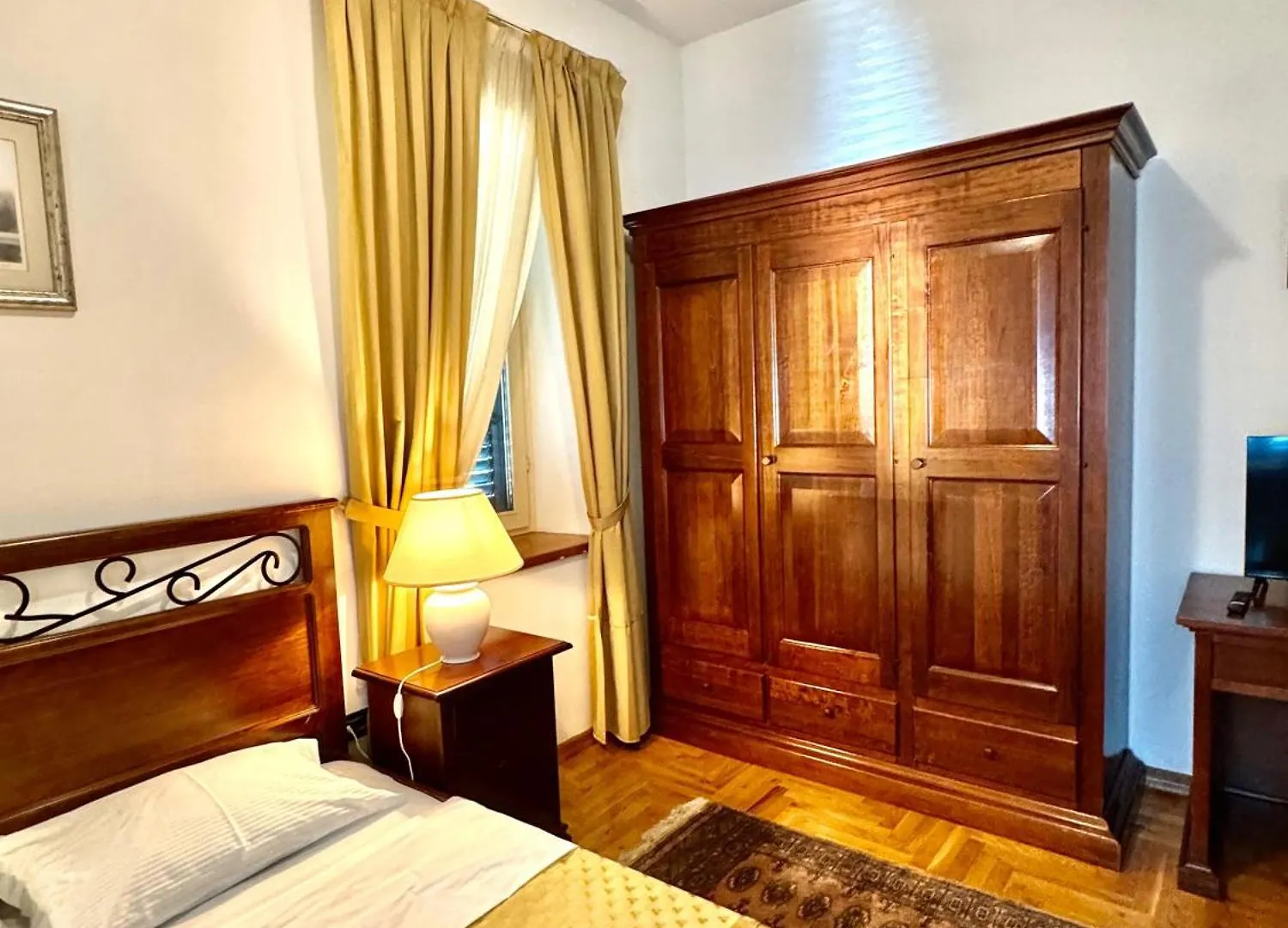 Villa Rava Hotel & Restaurant